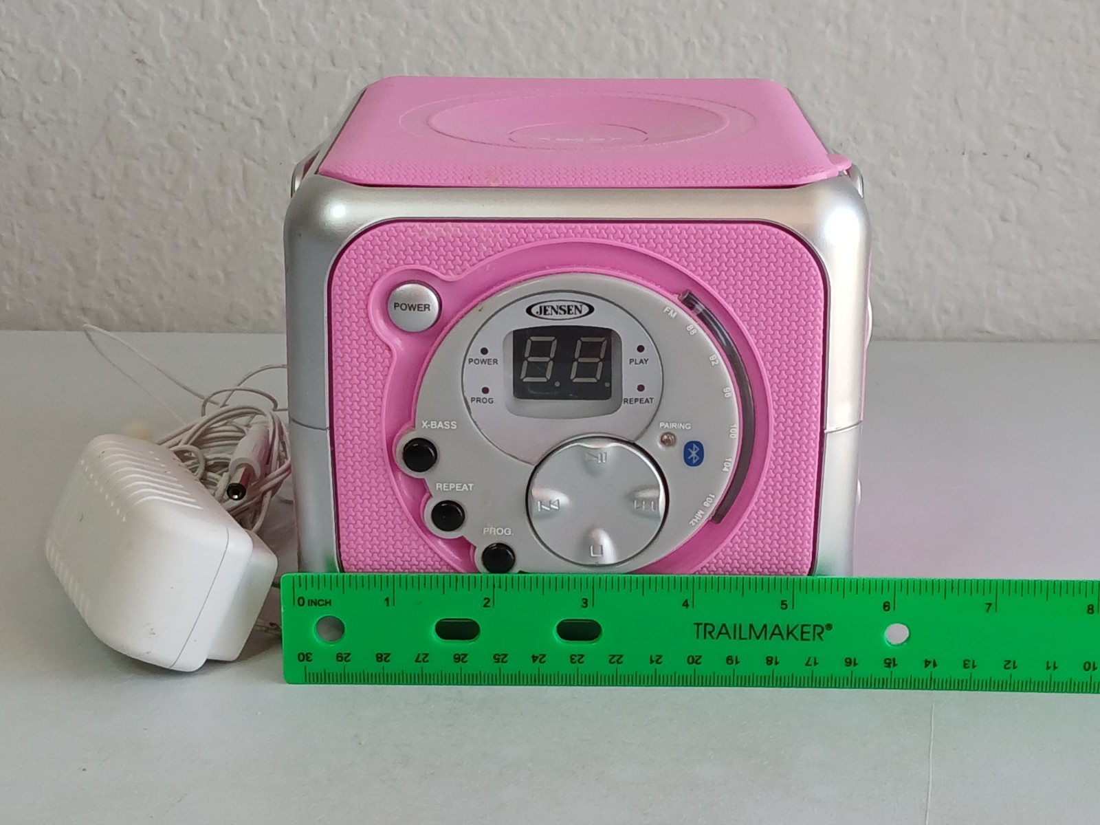 Pink JENSEN Portable FM Stero CD Player with Bluetooth CD-555 Preowned Works