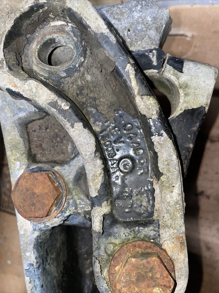 PETERBILT 379 BRACKET-FRONT SPRING DRIVE 02-02516R