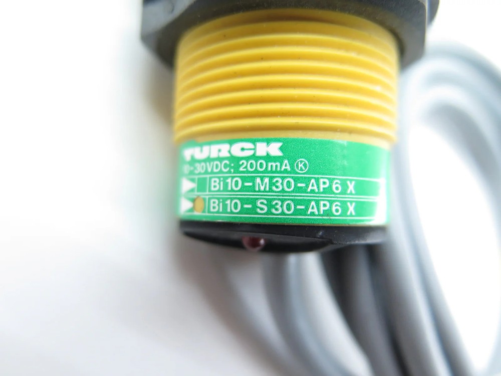 Turck BI10-M30-AP6X Proximity Inductive Sensor