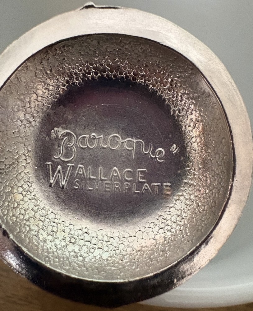 Wallace Silversmiths Silverplate Baroque Salt & Pepper Shakers