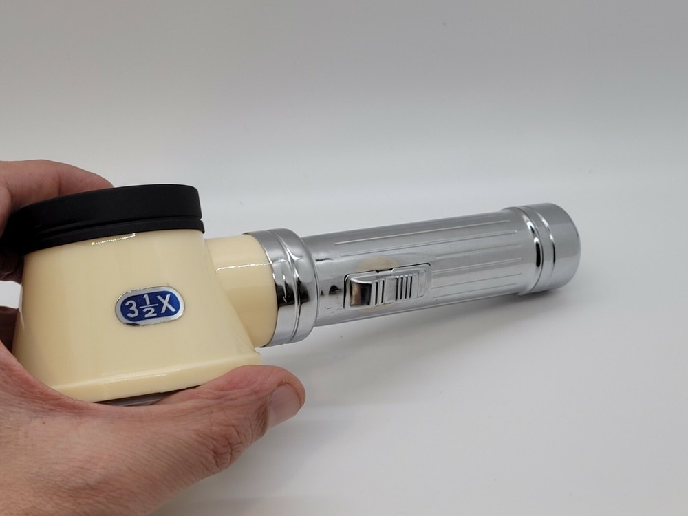Alcron Illuminated Magnifier
