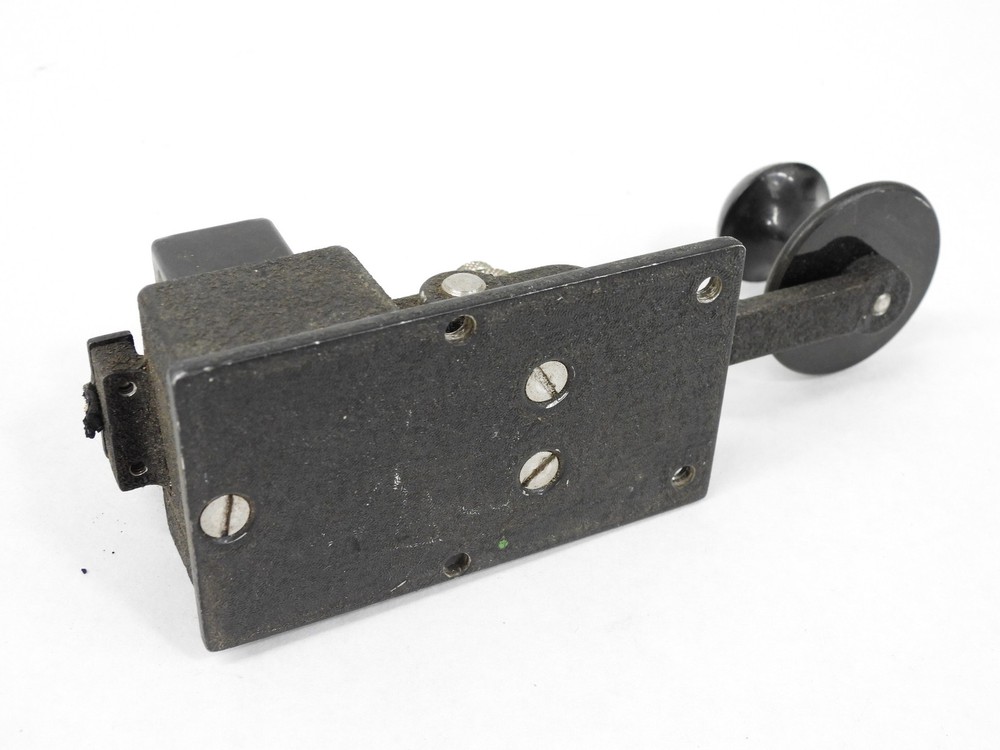 CTE-26003A Vintage US Military Flame-Proof Straight Telegraph Key (nice)
