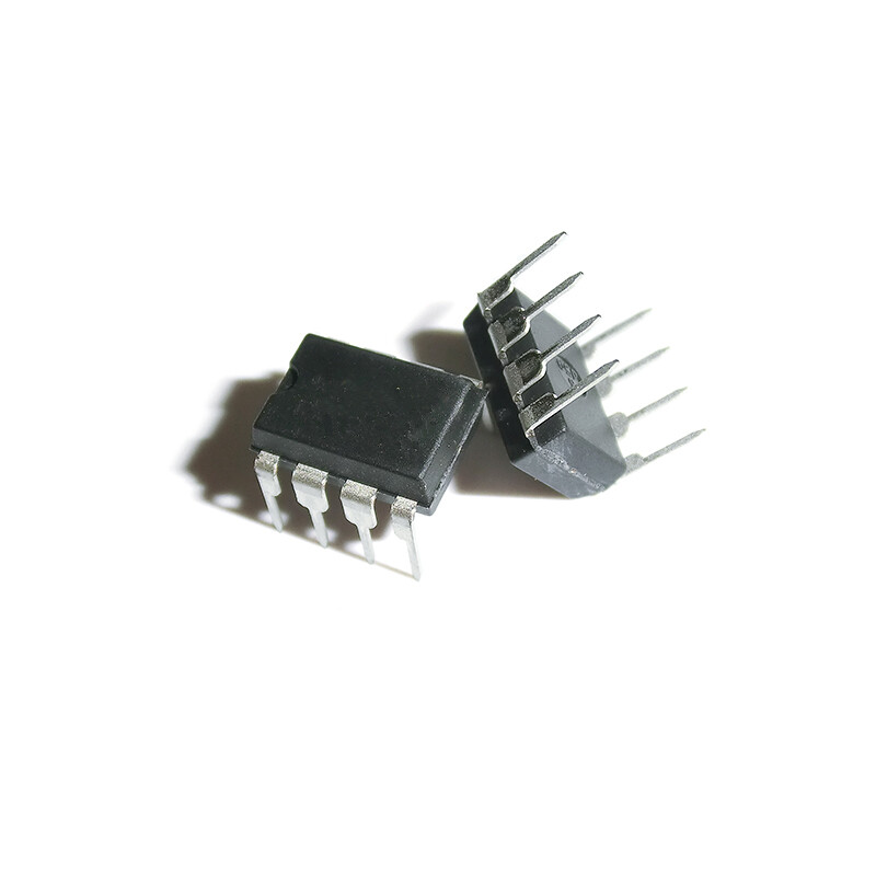 1PCS MIC4451YN 4451YN DIP8