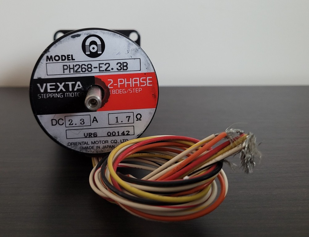 VEXTA - 2 Phase Stepping Motor - PH268-E2.3B