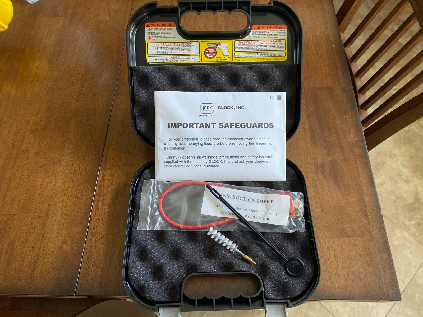 *SALE Glock Factory Hard Pistol Case,Manuel,Lock,Clean Rod&Brush,FREE 3 DAY SHIP