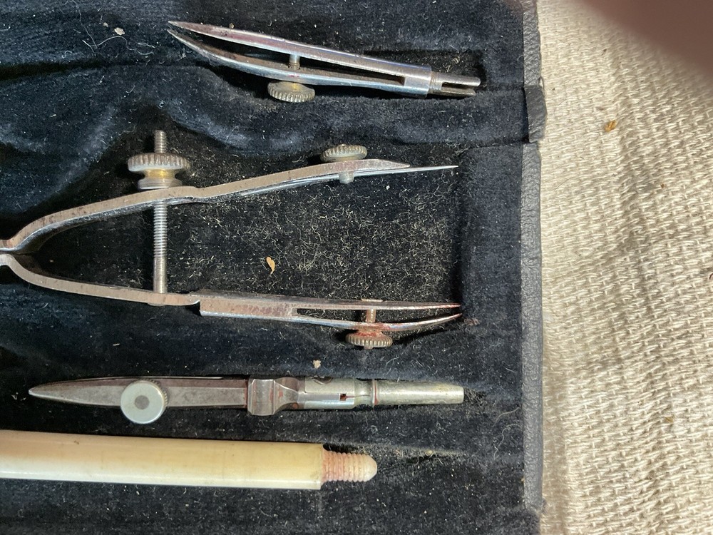 vintage drafting compass set In D Cent Condition