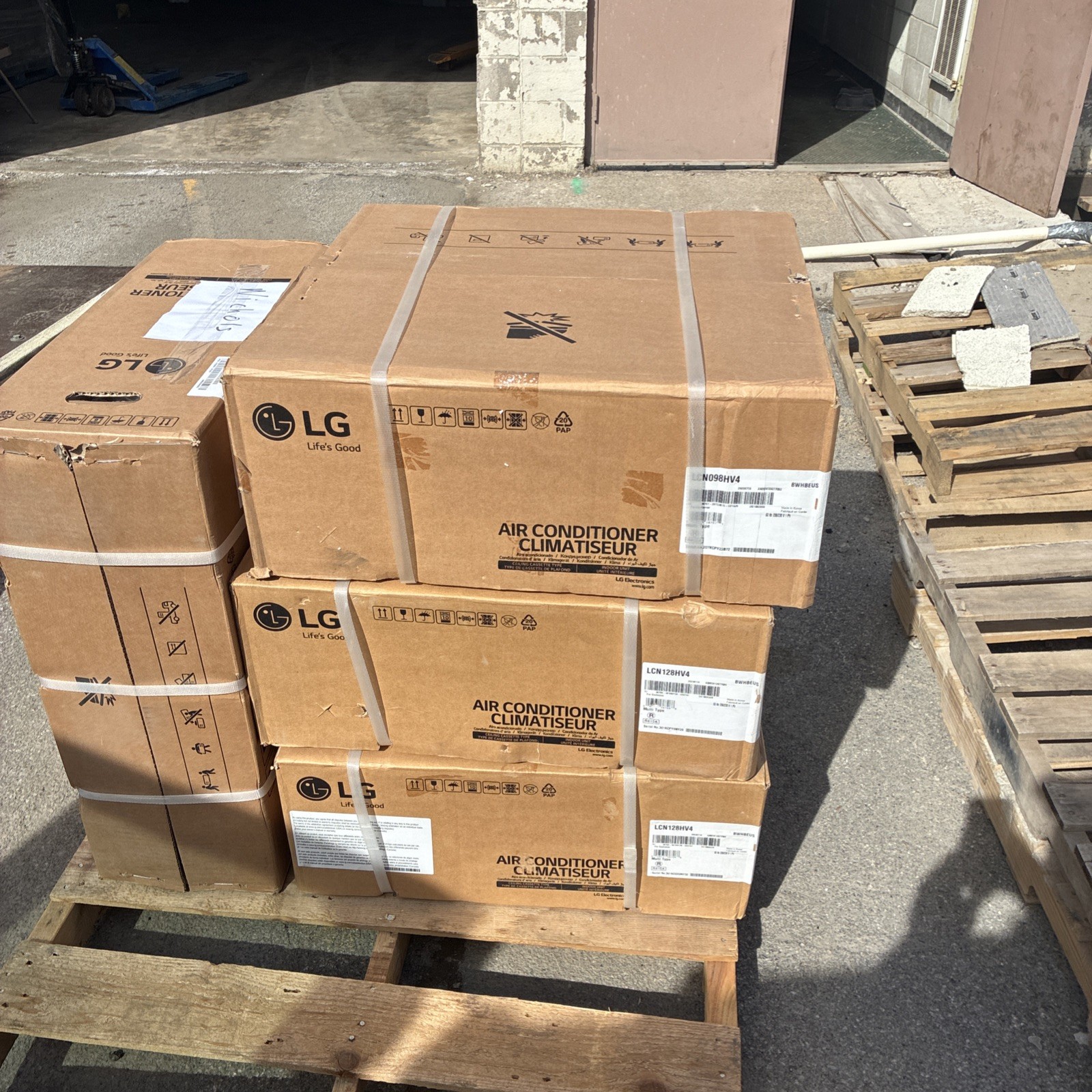 LG LCN098HV4 SINGLE ZONE INDOOR CEILING CASSETTE FANCOIL MINI-SPLIT 9,000 BTU