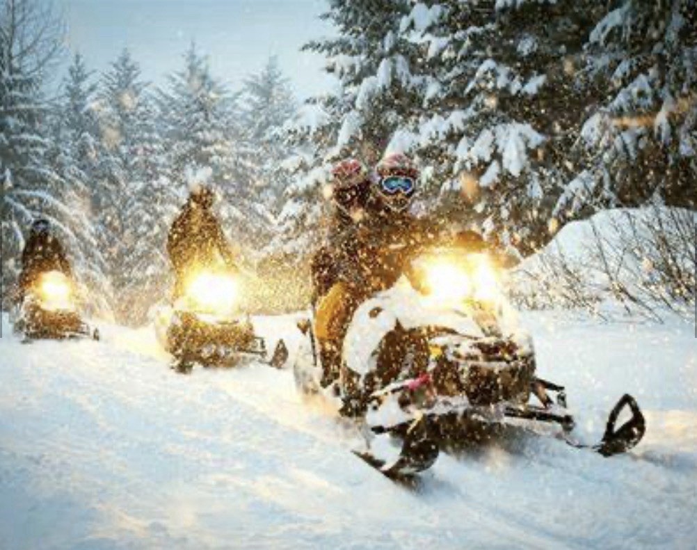 Garmin 2797 -7 “ Snowmobile GPS /Great Lakes Or Northeast Snowmobile Trails