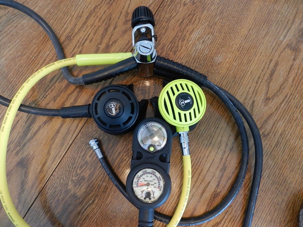 US DIVERS REGULATOR SET- SERVICED