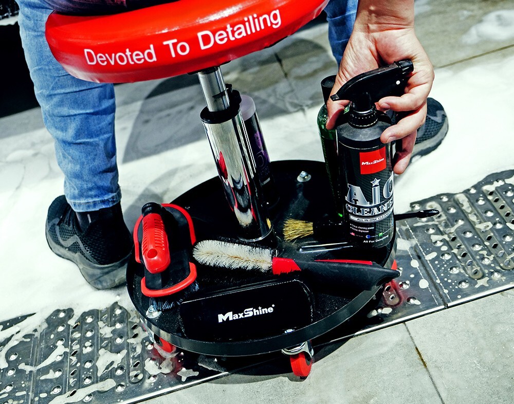 MAXSHINE DETAILING STOOL -FULLY ADJUSTABLE - STORAGE -VALETING STOOL WITH WHEELS