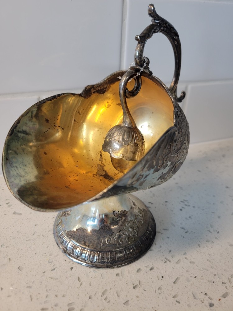 vintage silver plated sugar skuttle with scoop