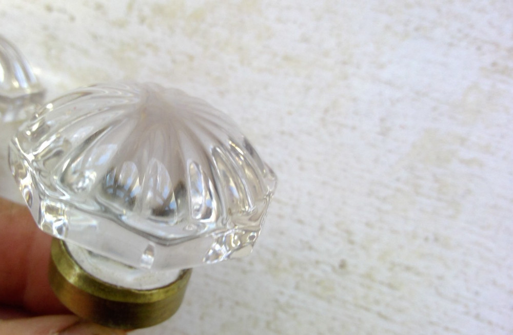 2 VINTAGE CLEAR GLASS OCTAGON 8-SIDED DRAWER PULLS KNOBS W/ BRASS SETTING NICE