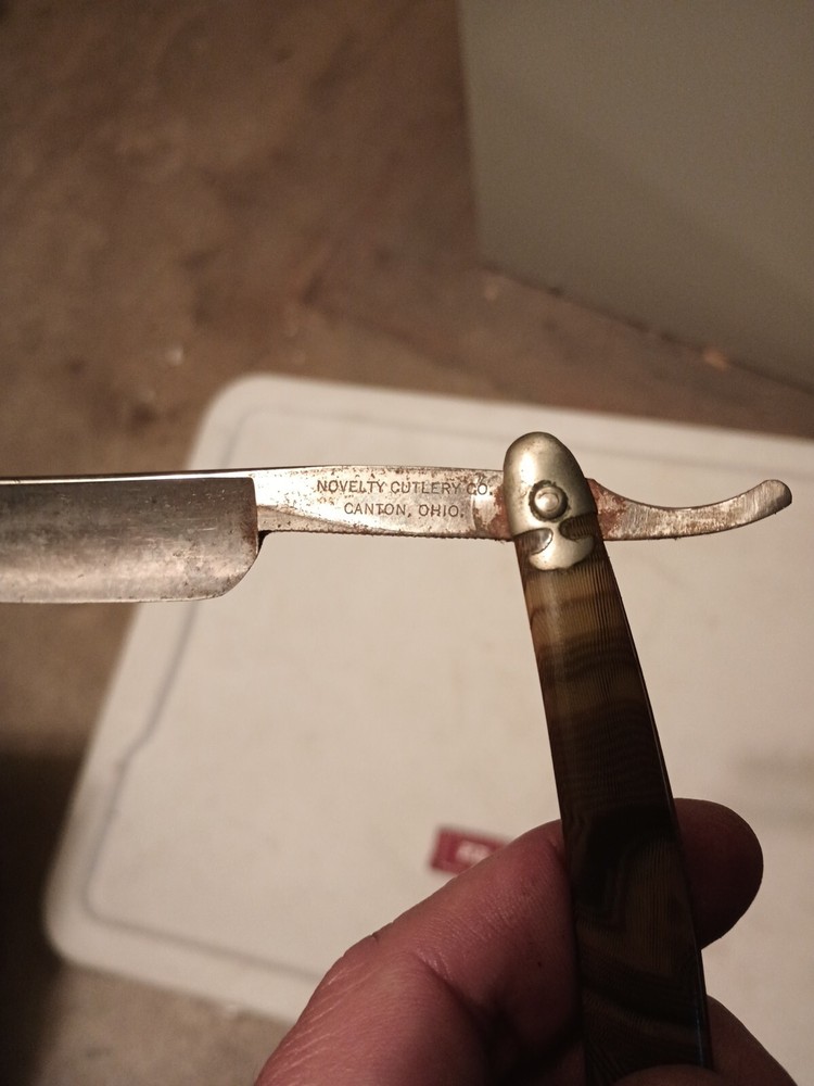 Novelty Cutlery Co Canton O - Straight Razor -