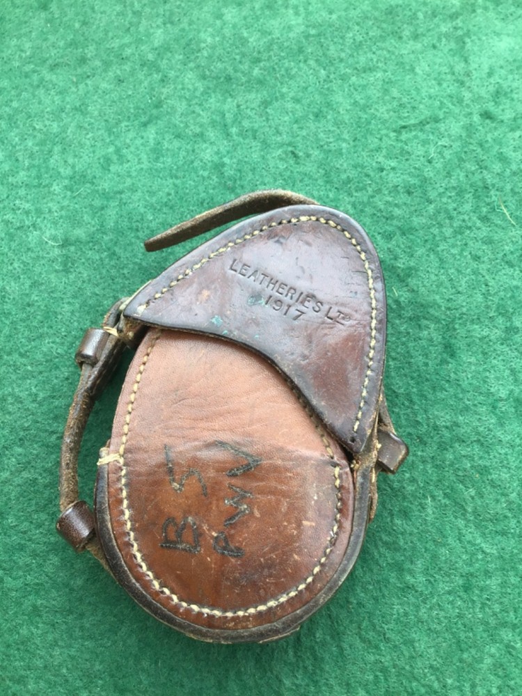 Vintage WW1 working compass dated 1917 in leather case also dated 1917