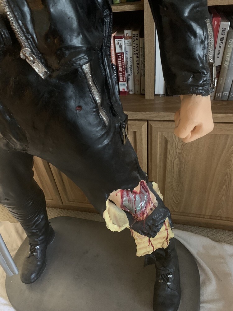 LIFESIZE RESIN ARNOLD TERMINATOR STATUE-PLEASE READ LOCAL PICKUP ONLY!!!