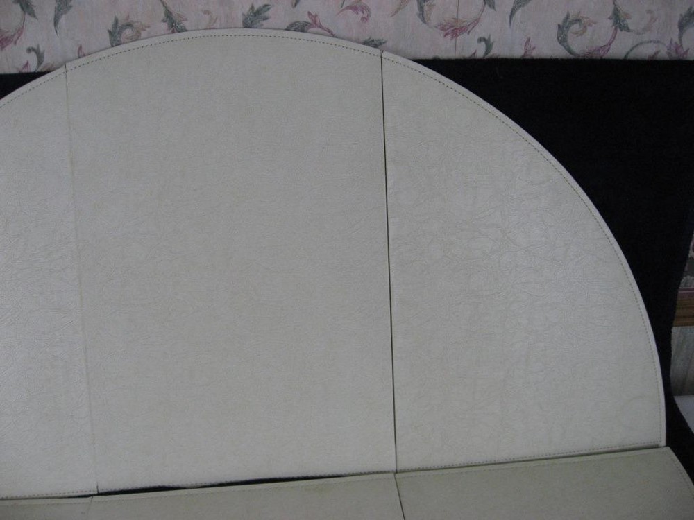 Broyhill Brasilia Round Dining Table Protector Pad