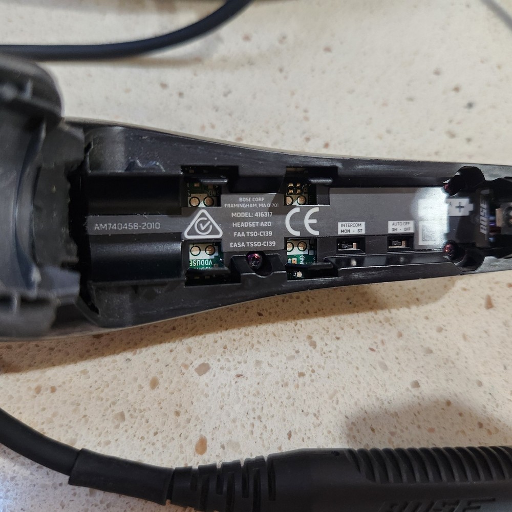 Bose A20 ANR Aviation Headset w/ Single U174 Plug, No Bluetooth