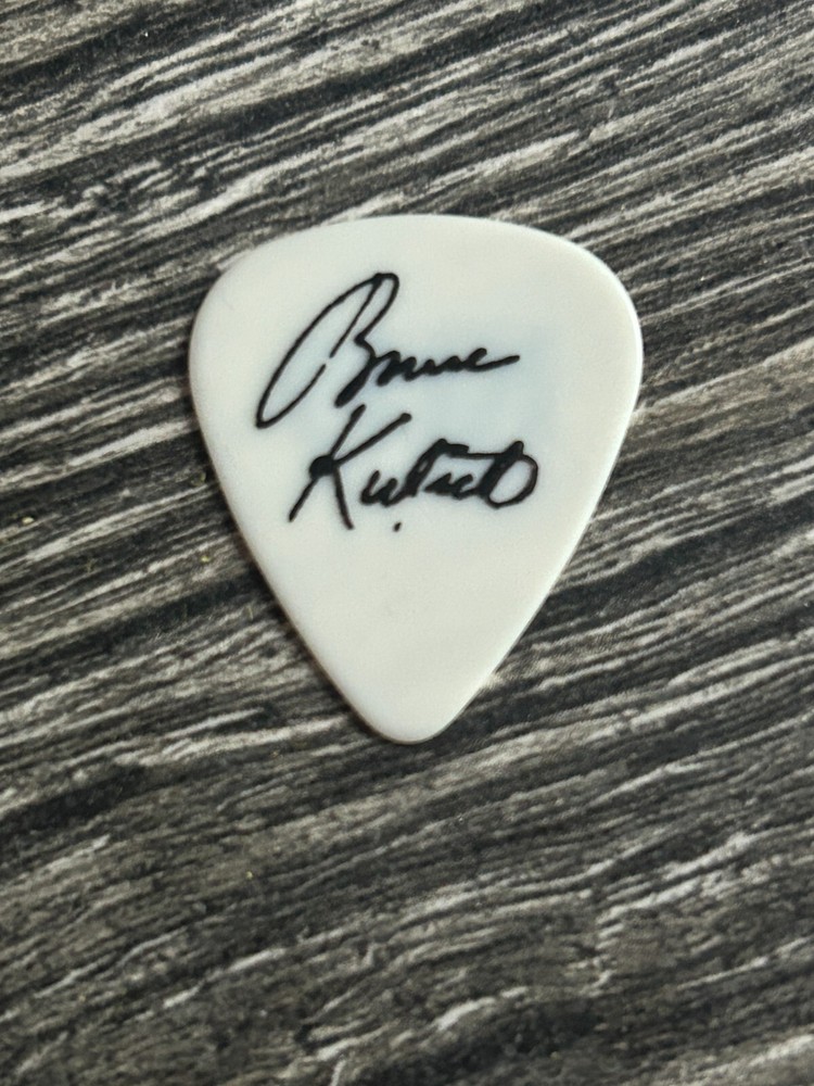 KISS Guitar Pick BRUCE KULICK Revenge Club Tour Signature Version A Vintage Kiss