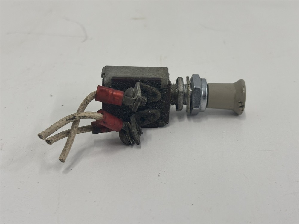 1956 Cessna 172 NAV Navigation Light Push Pull Switch 0713026-4
