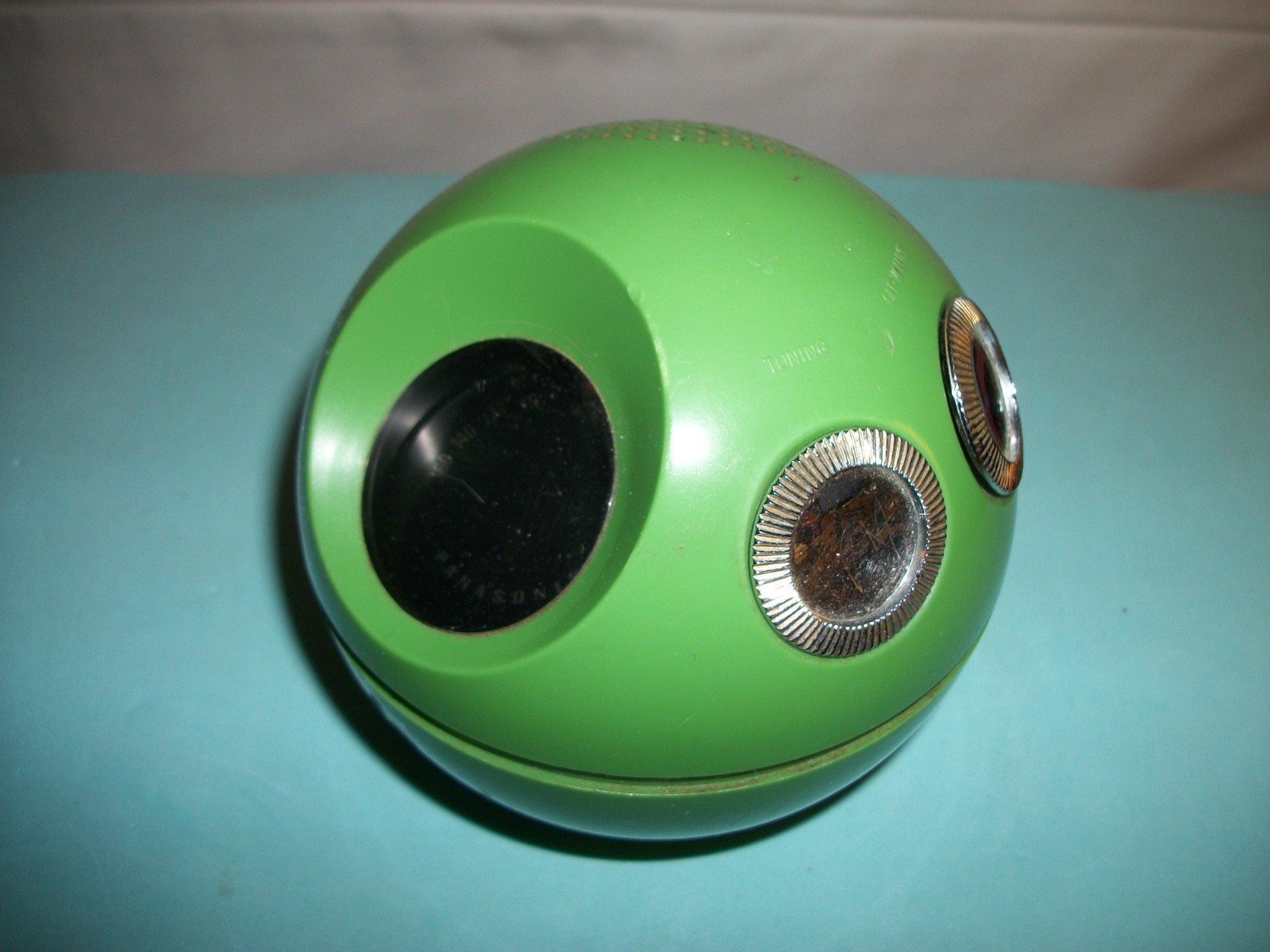 Panasonic Panapet R-70 Green Ball AM Radio 1970s Japan - working w/ battery