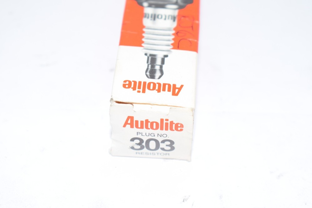NEW Autolite 303 Spark plug