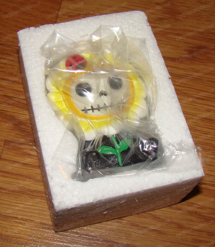 Furrybones Daisy with Ladybug (Summit Collection, Y9130) Skeleton