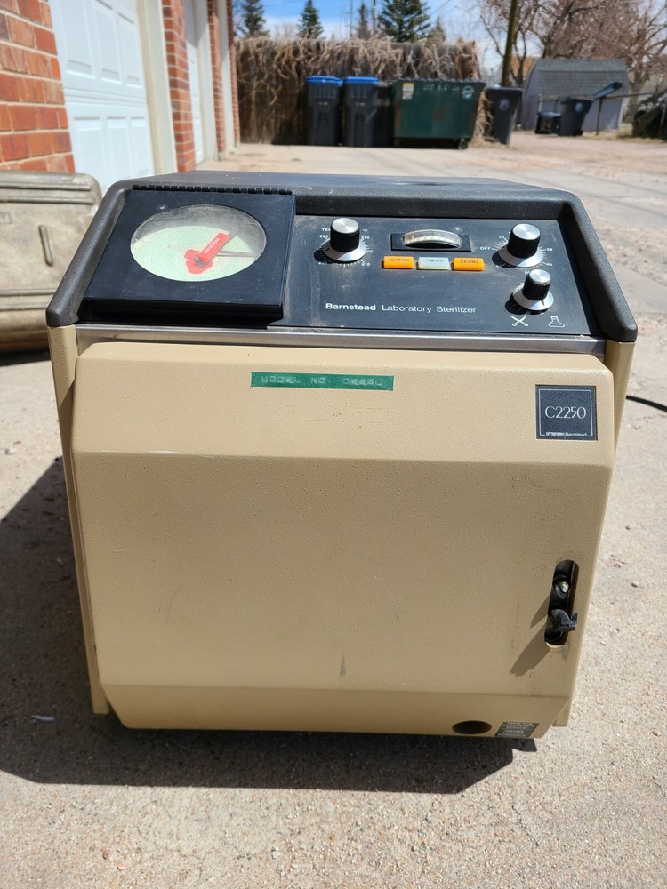 Sybron Barnstead Laboratory Sterilizer C2250 Powers on, Untested