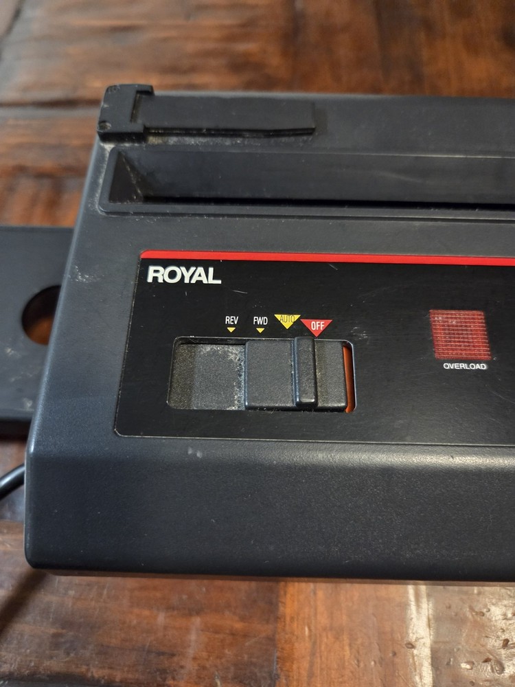 Royal "JAWS" Heavy Duty Paper Shredder * Great Working Condition *