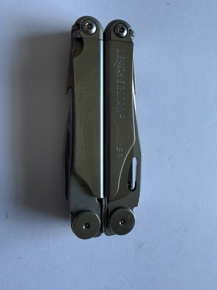 Leatherman Wave Multi-Tool 17 Tools Pocket Knife Pliers