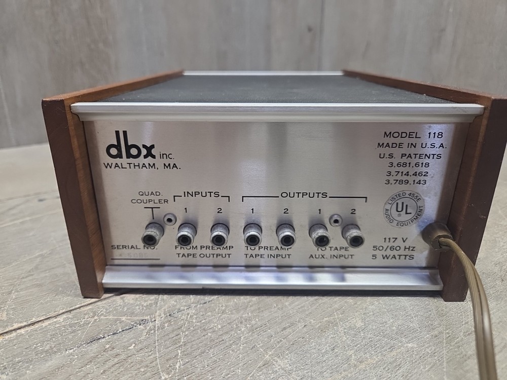 DBX 118 Dynamic Range Enhancer Linear Expander Compressor Limiter Peak Unlimiter