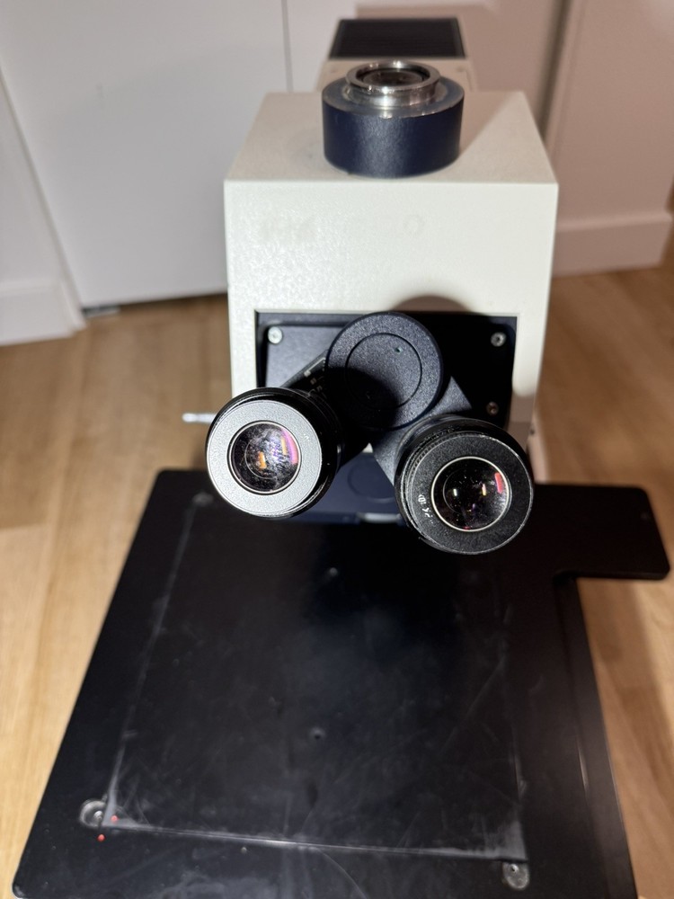 Leica INM200 microscope