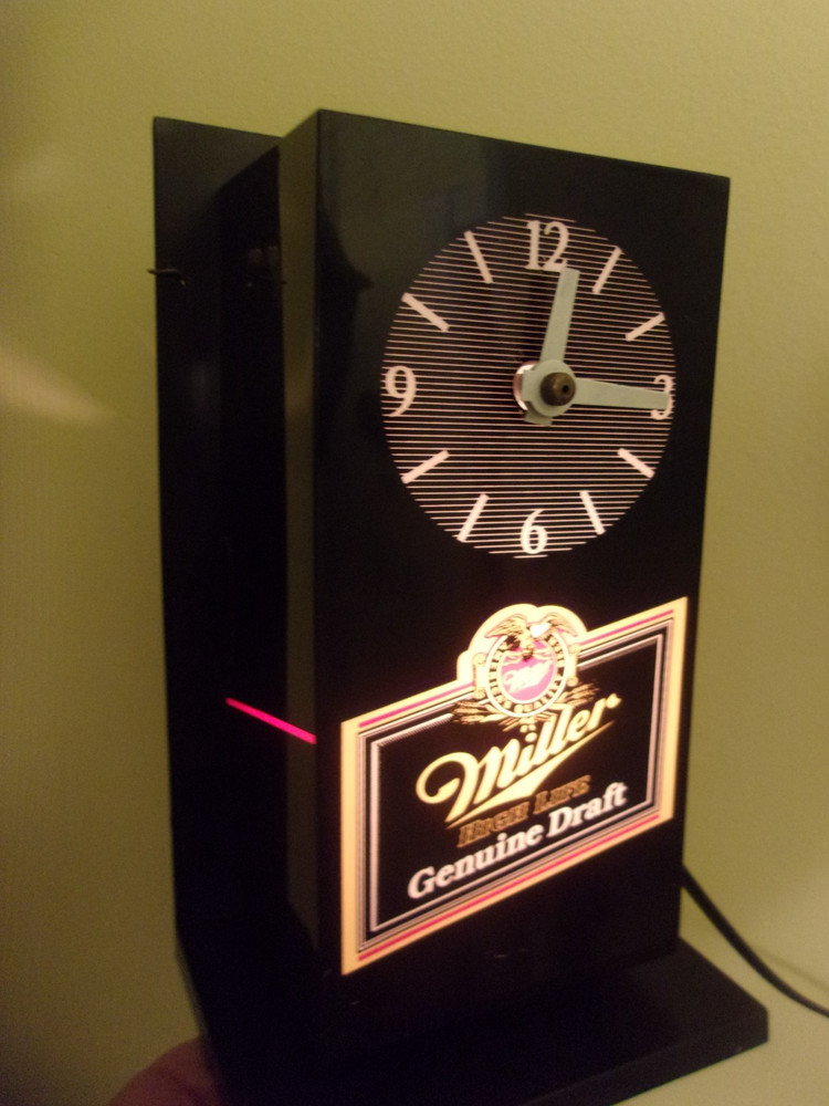 Miller Genuine Draft SIGN CLOCK "Light PLASTIC Clock" Mid Century 9"