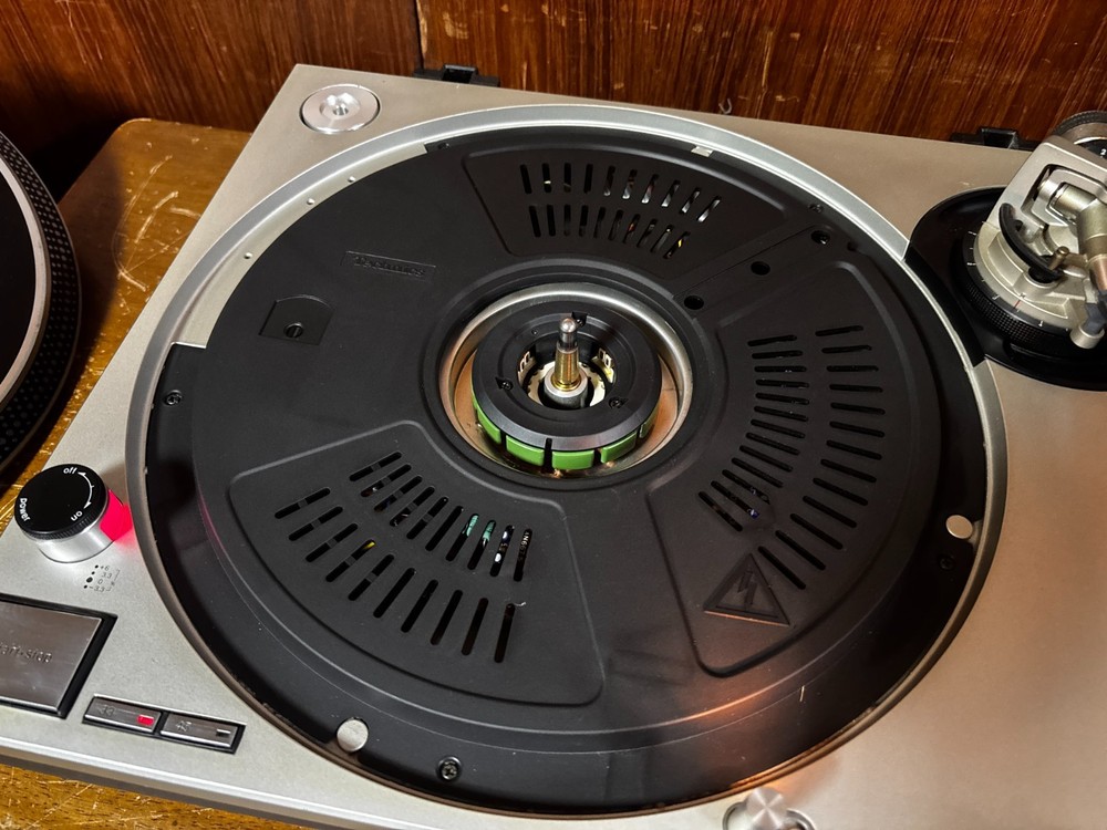 Technics SL-1200MK2 silver color Analog Turntable #2