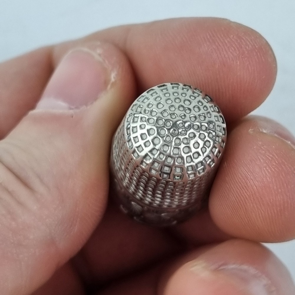 Antique Solid Silver Thimble Chester 1894 John Thompson & Sons