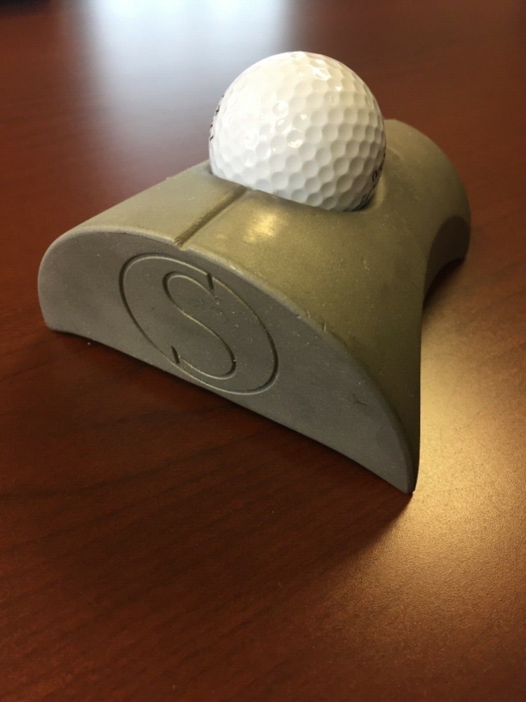 The Scuffty engineered rebounding putting trainer - Makes good putting automatic