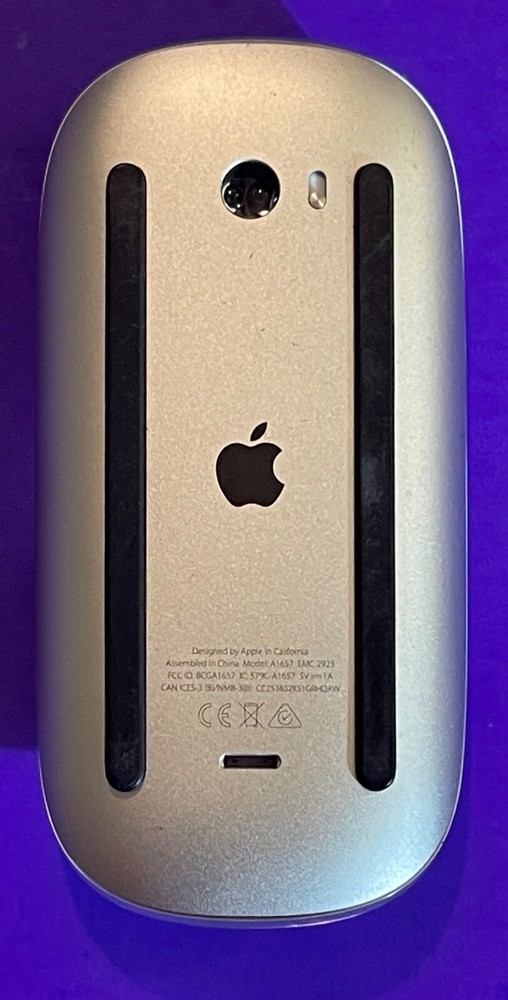 Apple A1657 Magic Mouse 2 Wireless Mouse - Silver (MLA02LL/A) Works Perfect!