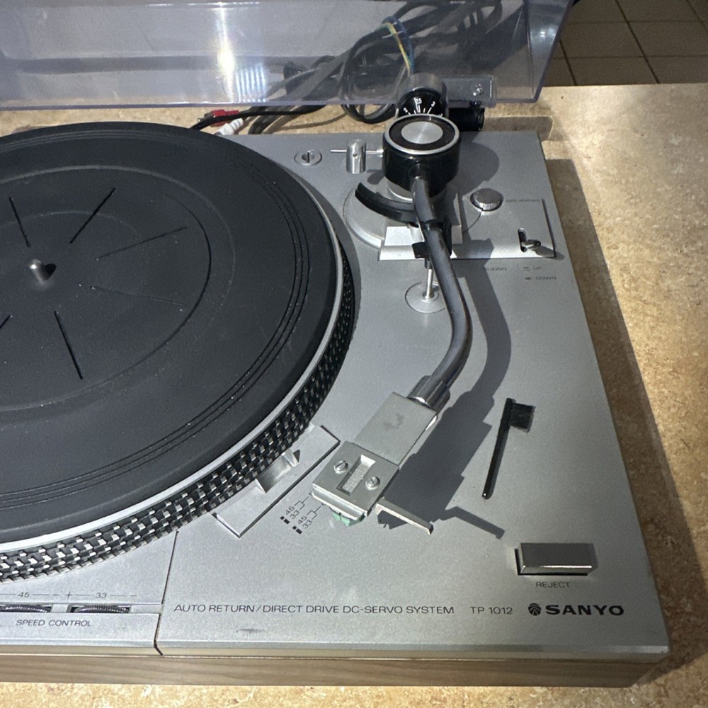SANYO TP 1012 Direct Drive Auto Return Turntable Silver (Tested and Working )