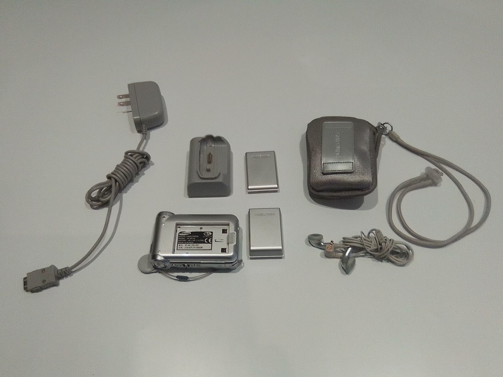 Samsung Digital Camcorder VP-M110