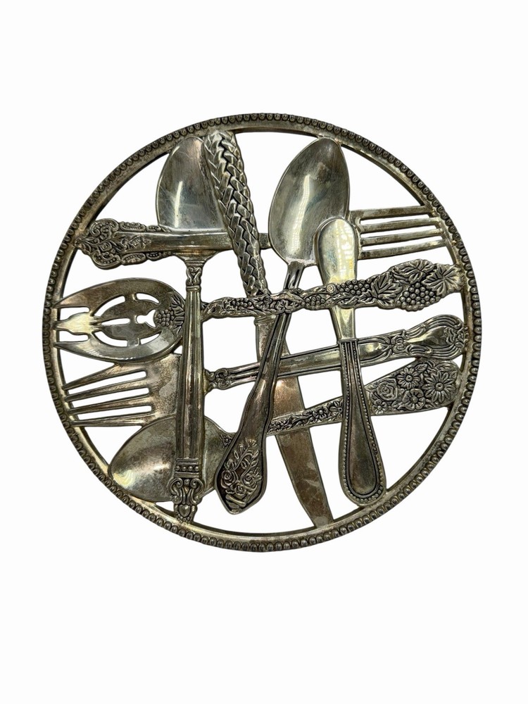 Vintage Wall Hanging Silver Art Co. Silver Plated Flatware Hot Plate Trivet 9”