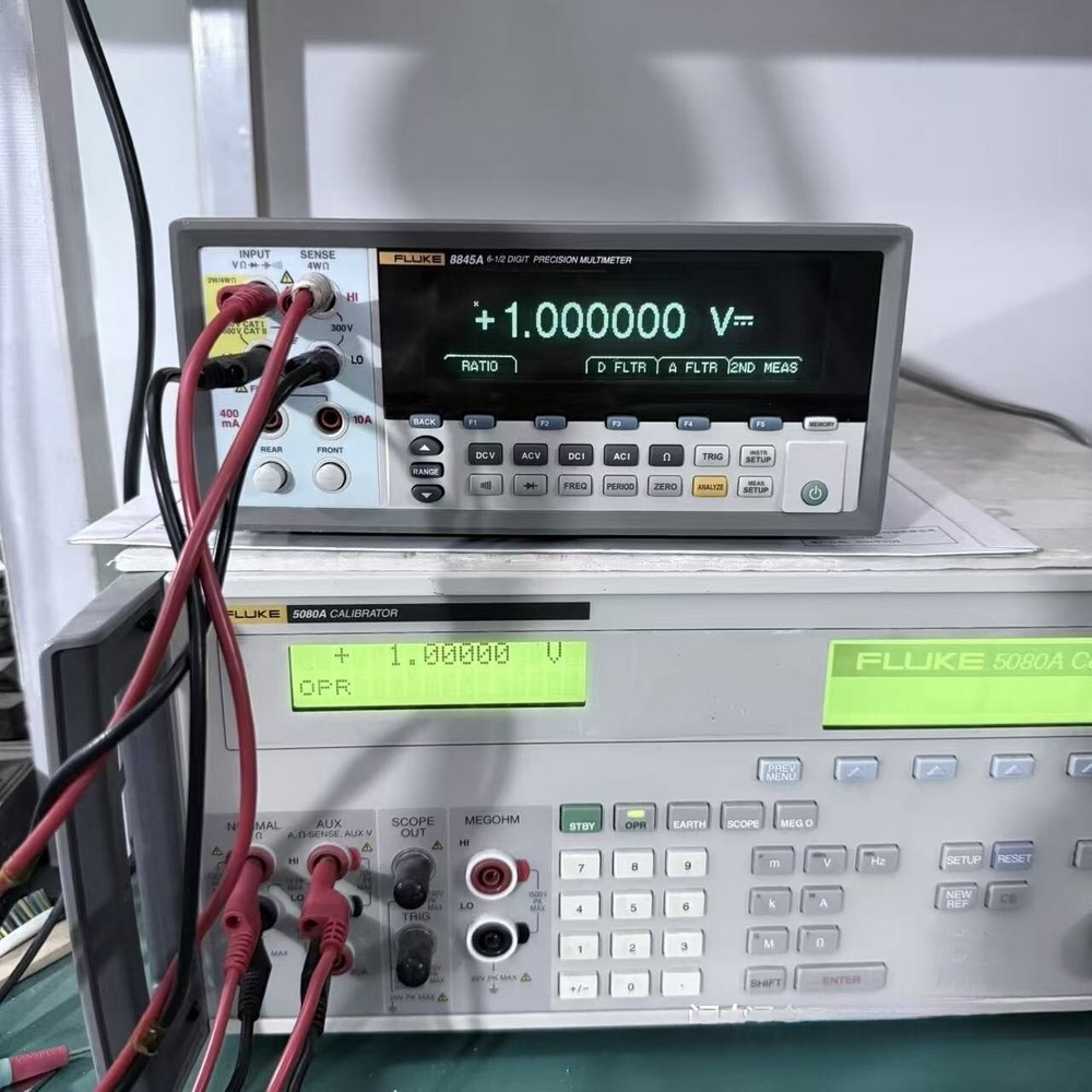 1 pcs Fluke 8845A Digital Multimeter 6.5 Digit Precision Multimeter.