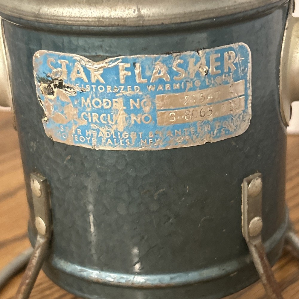 Vintage train lantern.star flasher model no 215-T Red
