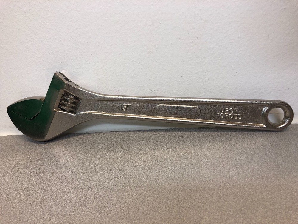 ADJUSTABLE WRENCH 15"