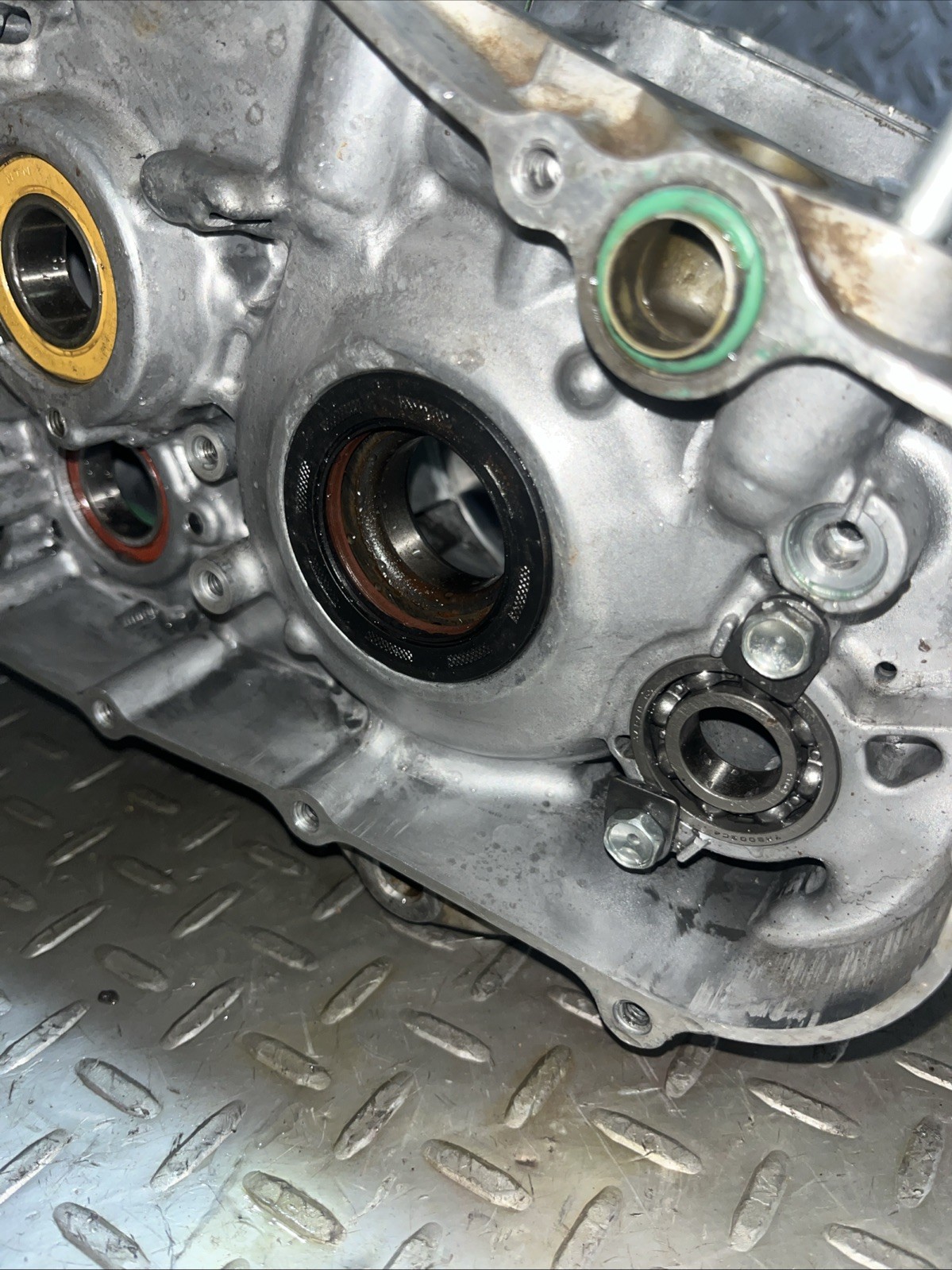 08-09 HONDA CRF250R CRF 250R OEM Left RIGHT CRANK CASE CRANKCASE Engine DAMAGED