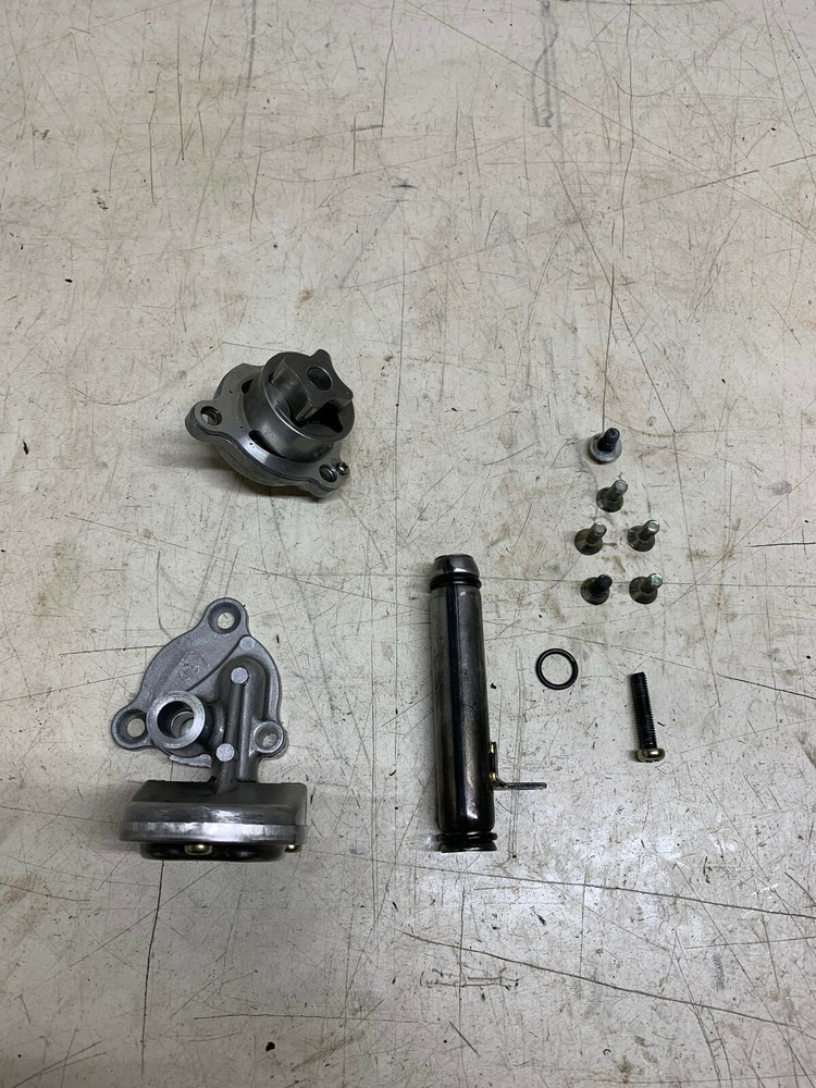 1990 Suzuki DR350S OEM Oil Pump
