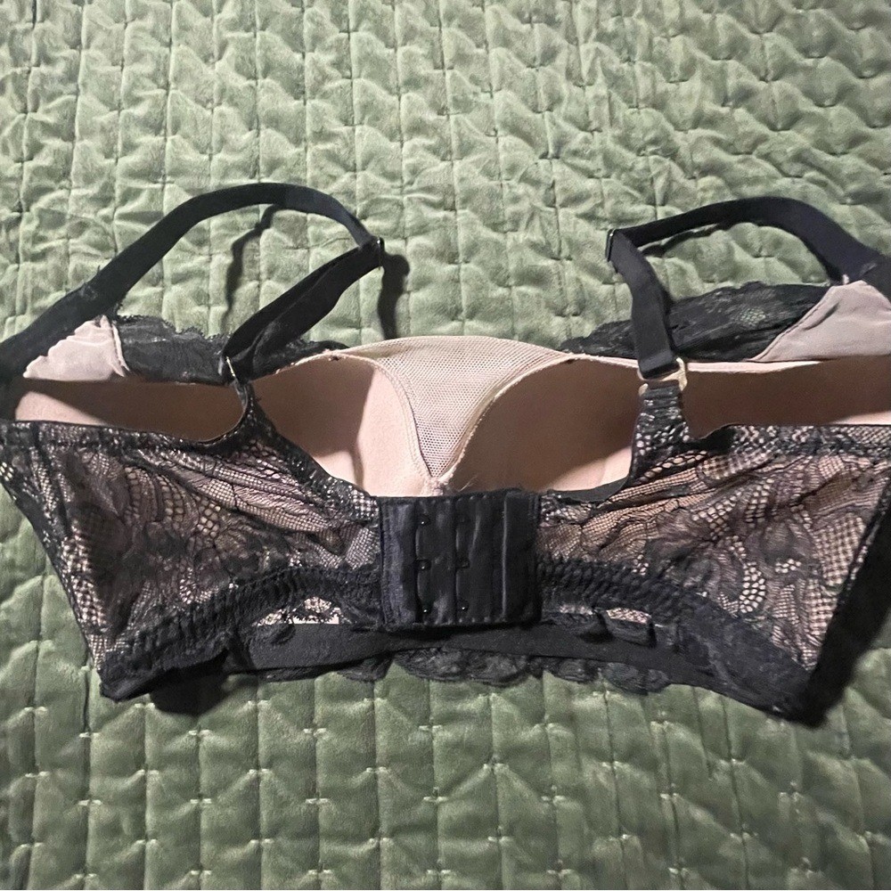 Natori wireless black lace bra size 32DDD