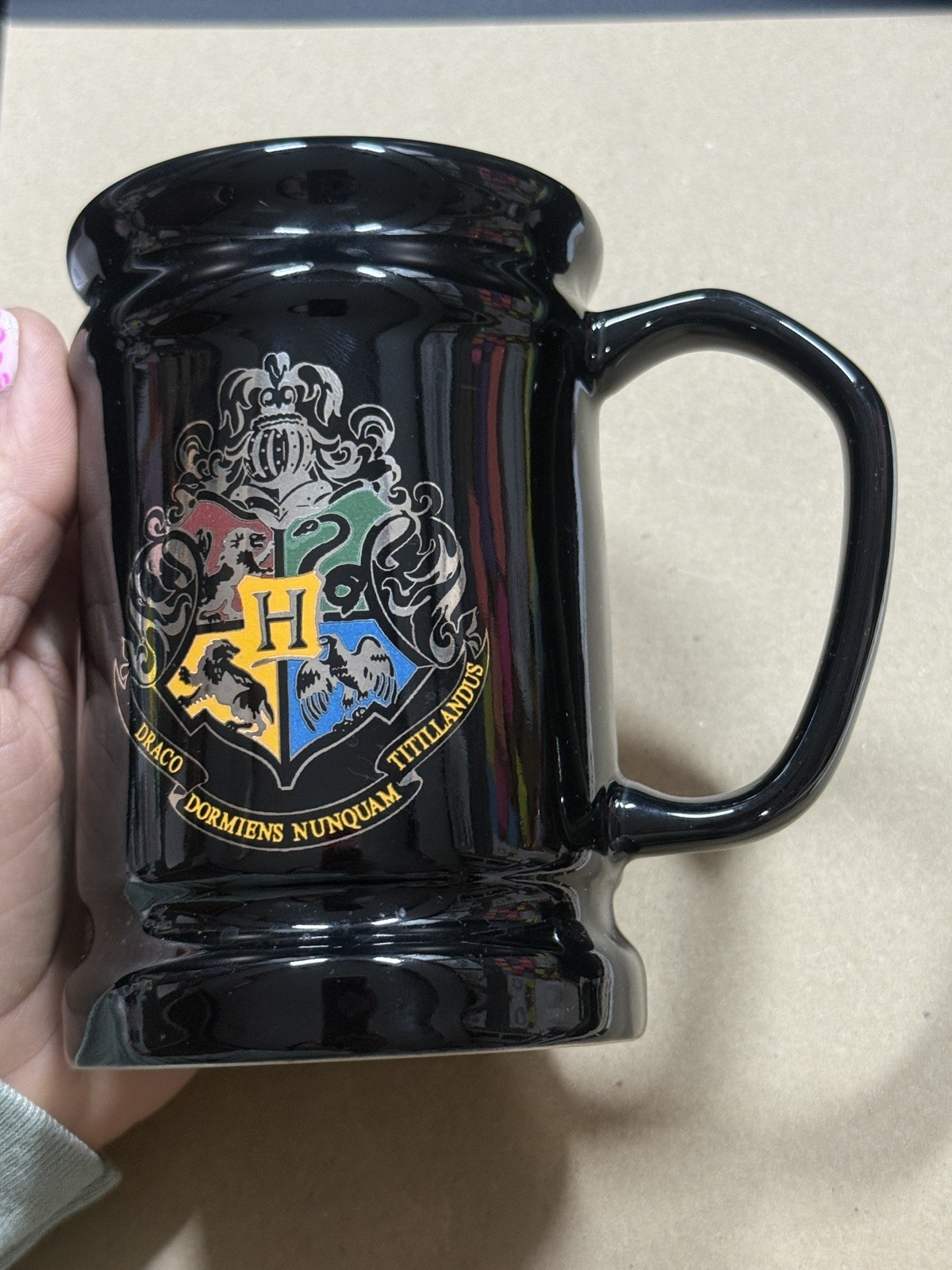 Universal Studios Wizarding World of Harry Potter Hogwarts Crest Coffee Cup Mug