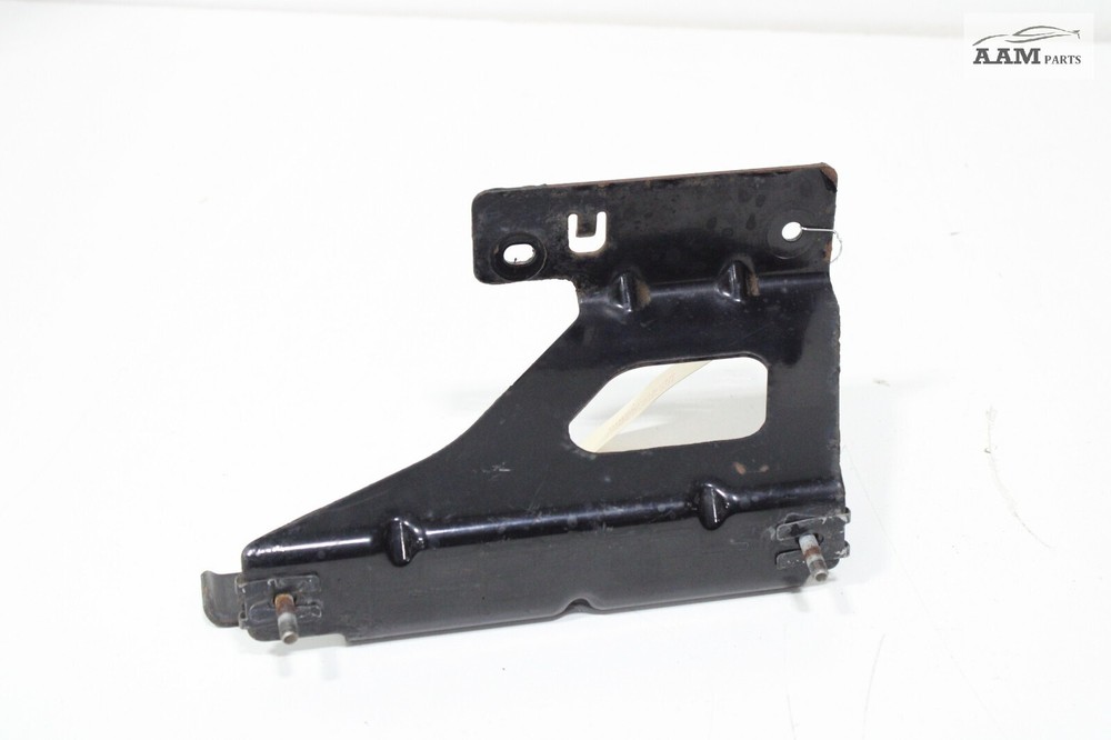 2018-2024 FREIGHTLINER CASCADIA FRONT RIGHT BUMPER SPLASH SHIELD BRACKET OEM
