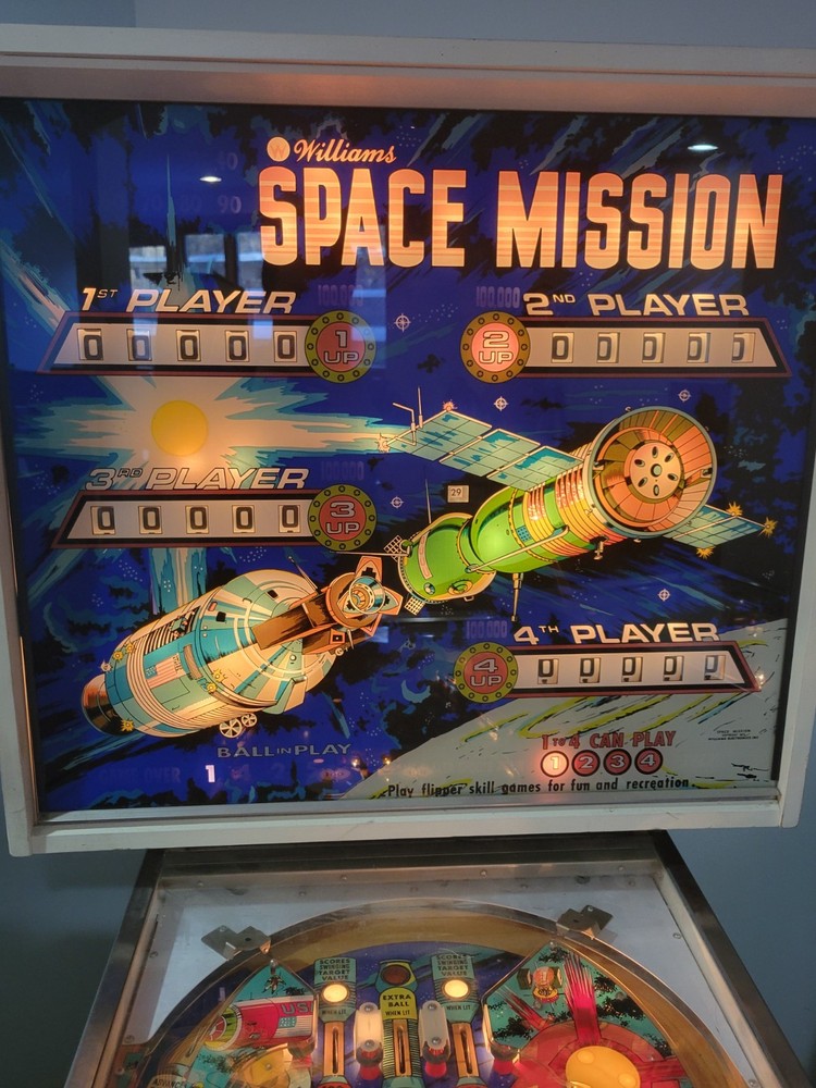 Space Mission Pinball Machine In Excellent Condition