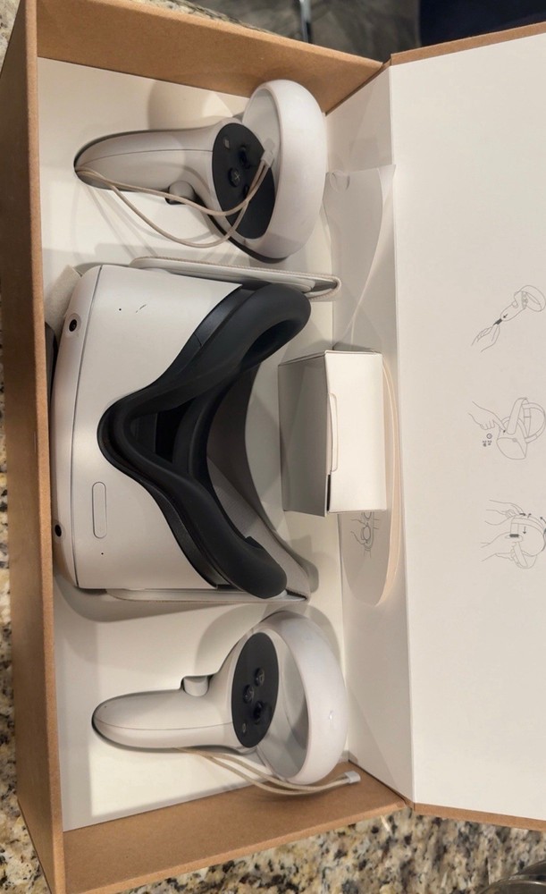 Meta Oculus Quest 2 128GB Advanced All-in-one VR Headset & Controllers - BUNDLE