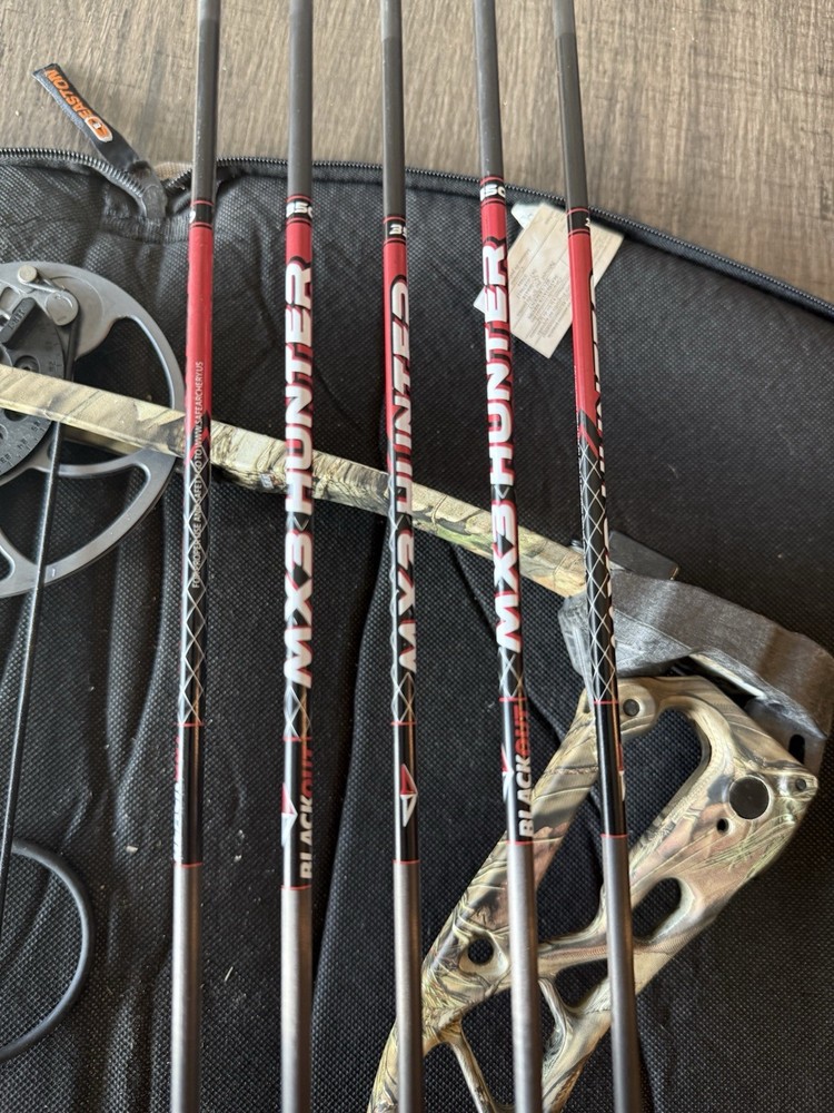 Diamond by Bowtech Complete Starter Bow Package Compound